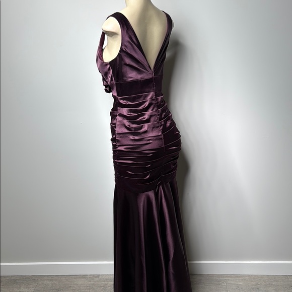 Elegant Purple Evening Gown - Picture 8 of 11